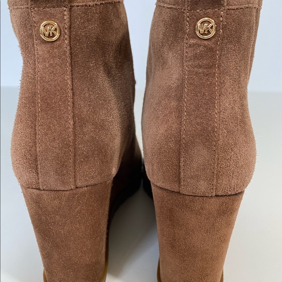 🔥Michael Kors Brown Tamara Lace Up Bootie Suede - Picture 3 of 8